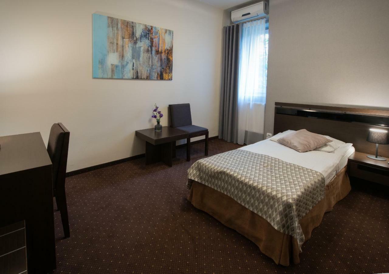 Hotel Capitol Biała Podlaska Eksteriør bilde